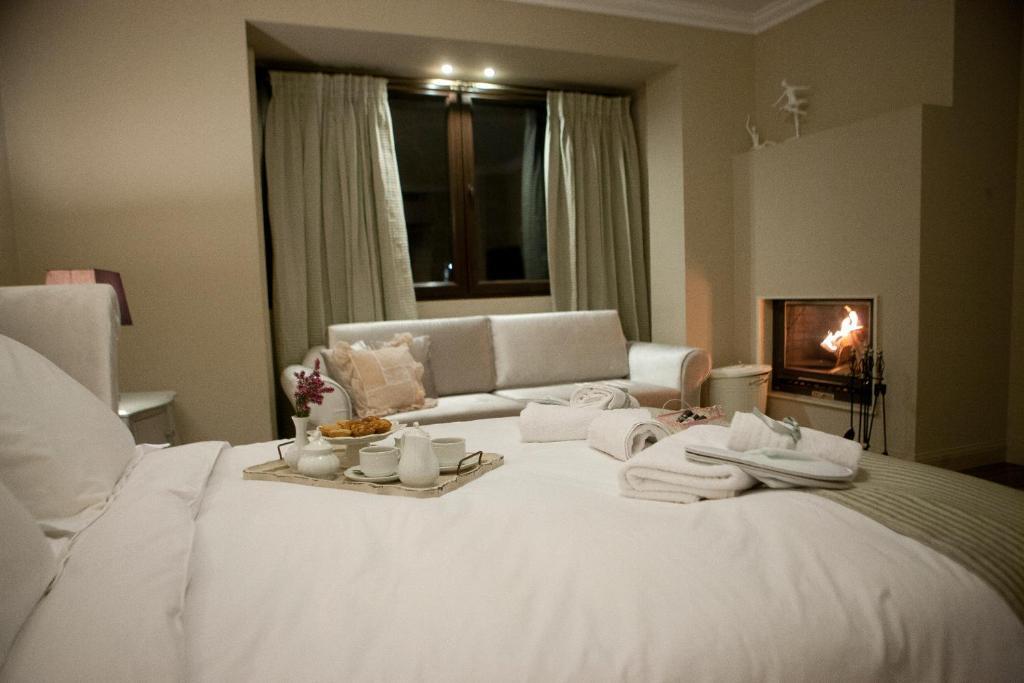 Melies Boutique Hotel Káto Loutrákion Habitación foto